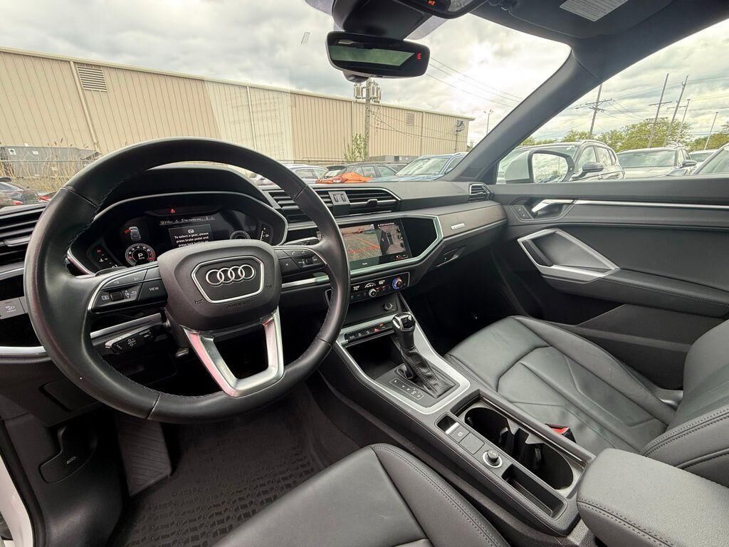 2022 Audi Q3