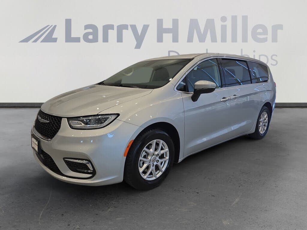 2023 CHRYSLER Pacifica