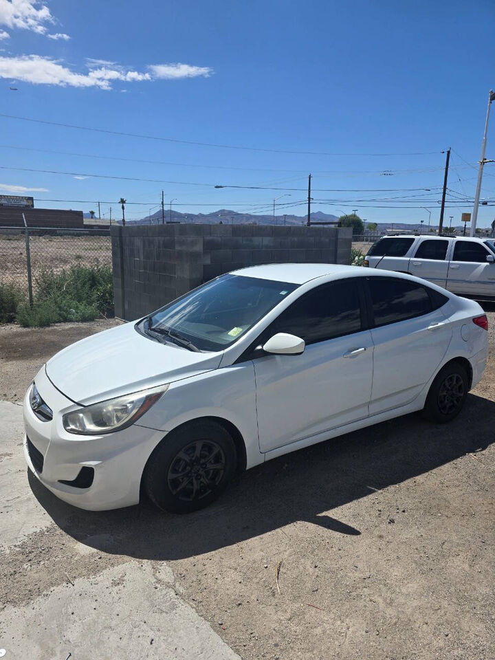 2014 HYUNDAI Accent
