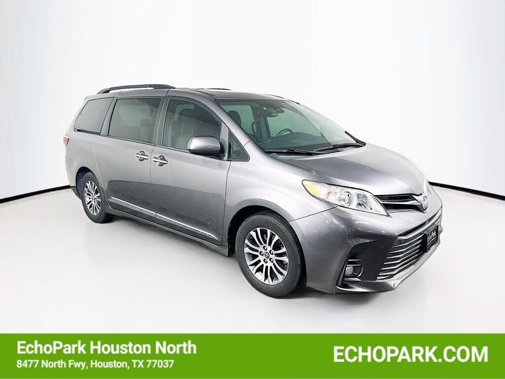 2019 TOYOTA Sienna