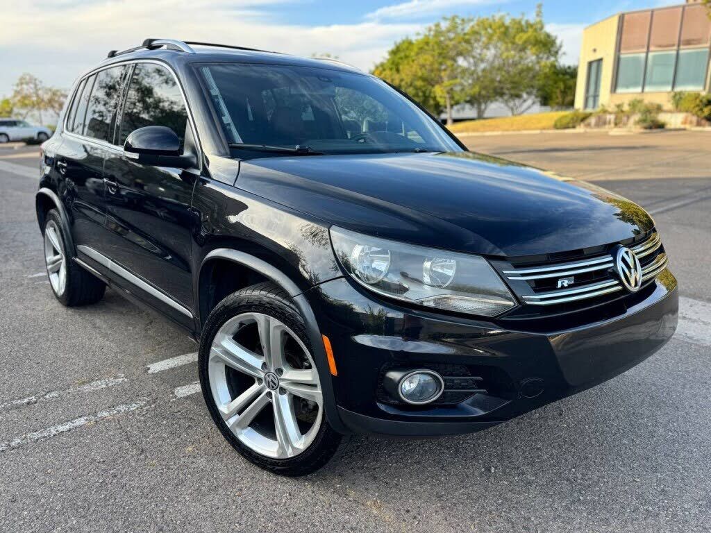 2016 VOLKSWAGEN Tiguan