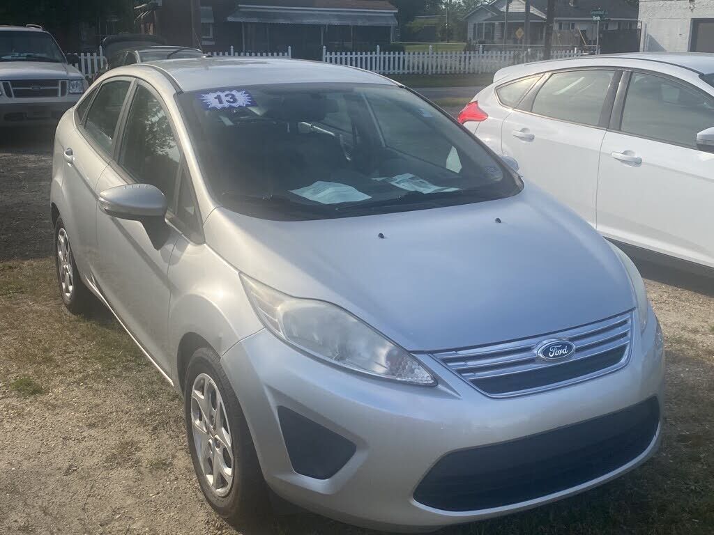 2013 FORD Fiesta
