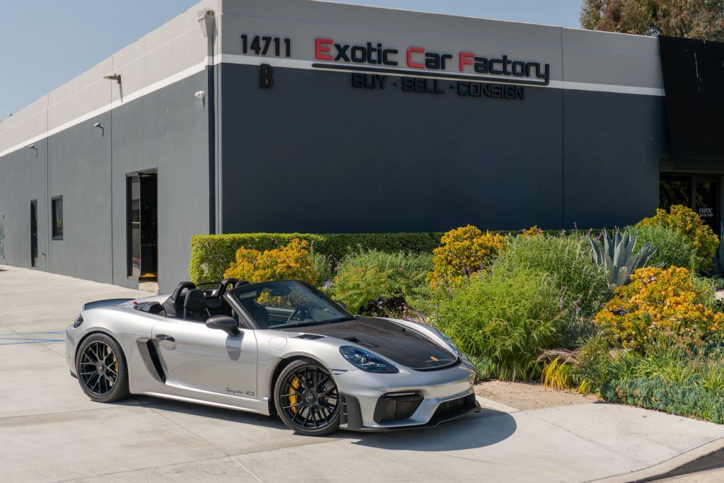 2025 PORSCHE 718