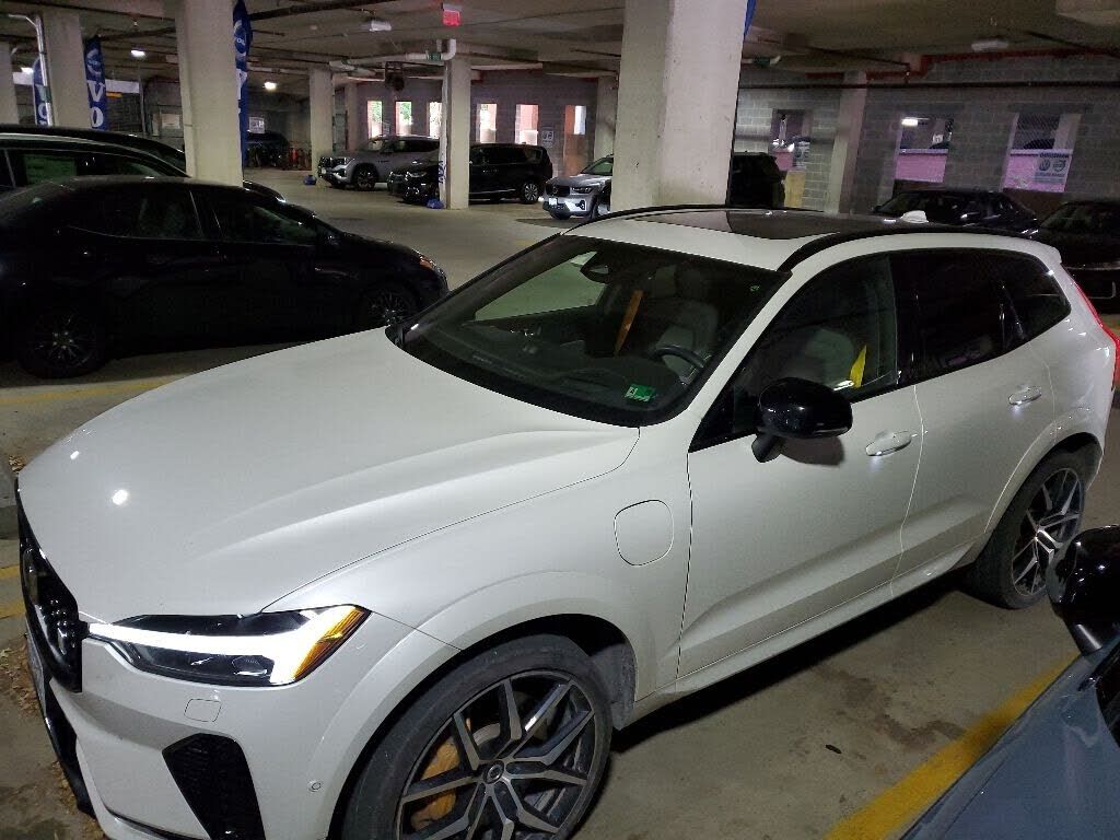 2024 VOLVO XC60