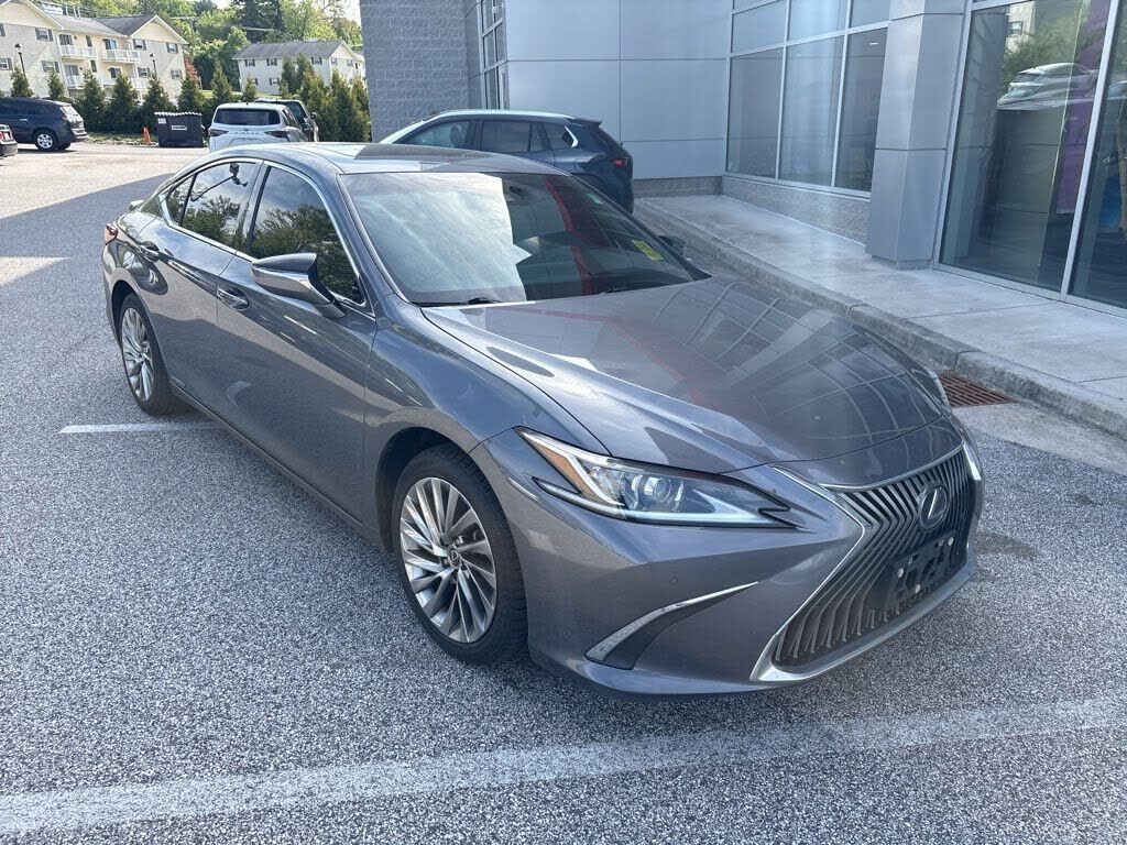 2021 LEXUS ES