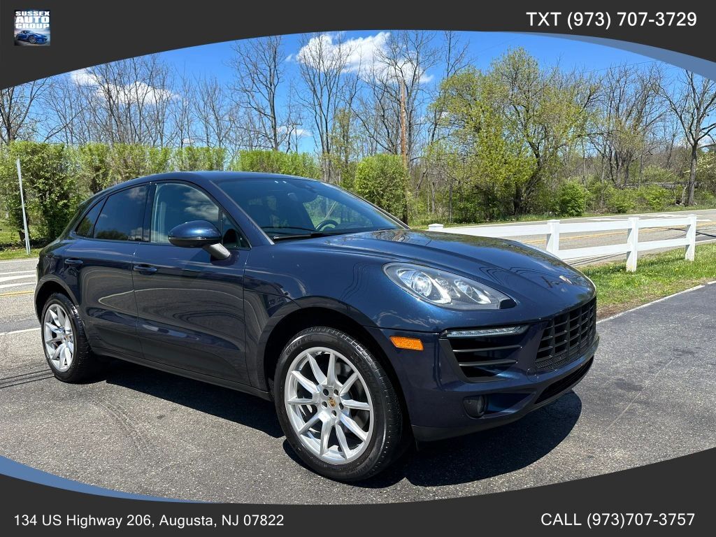 2017 PORSCHE Macan