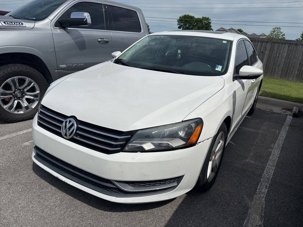 2012 VOLKSWAGEN Passat