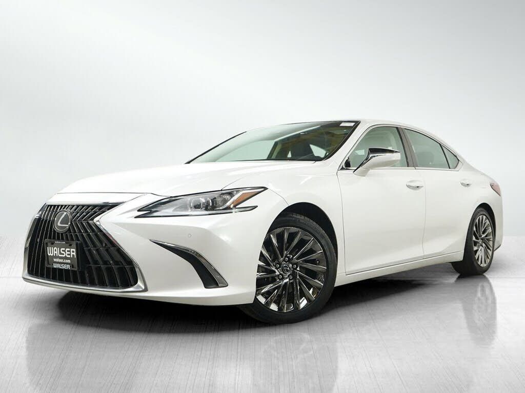 2024 LEXUS ES
