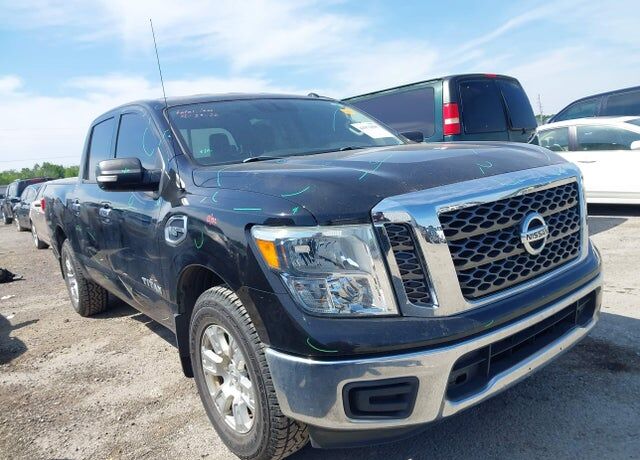 2017 NISSAN Titan