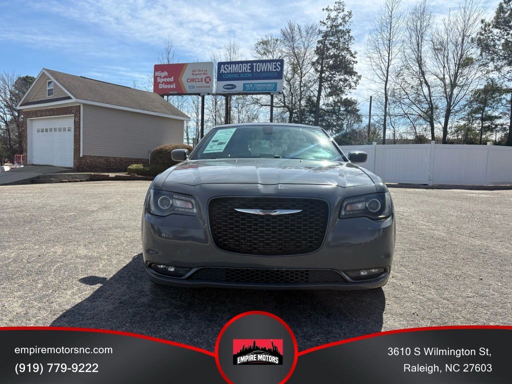 2019 CHRYSLER 300