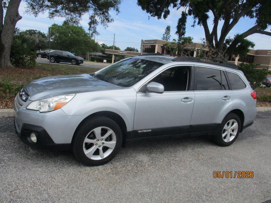 2013 SUBARU Outback