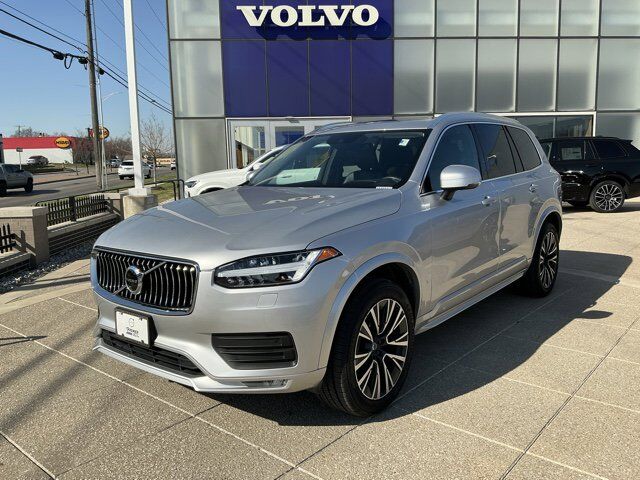 2022 VOLVO XC90