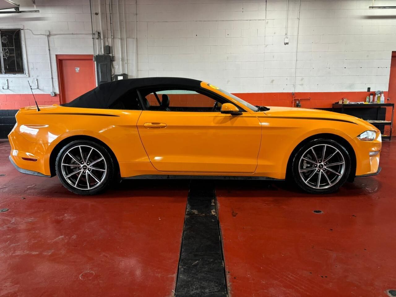 2019 FORD Mustang