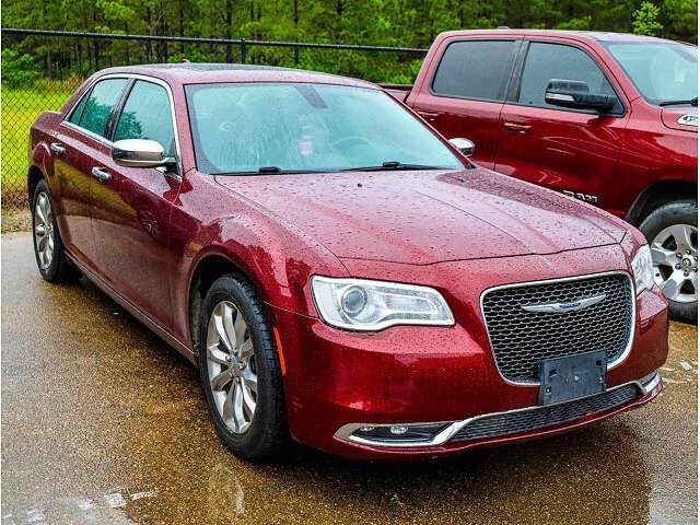 2019 CHRYSLER 300