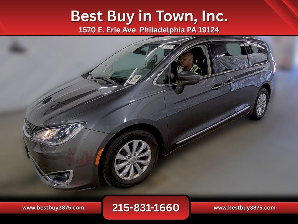 2017 CHRYSLER Pacifica