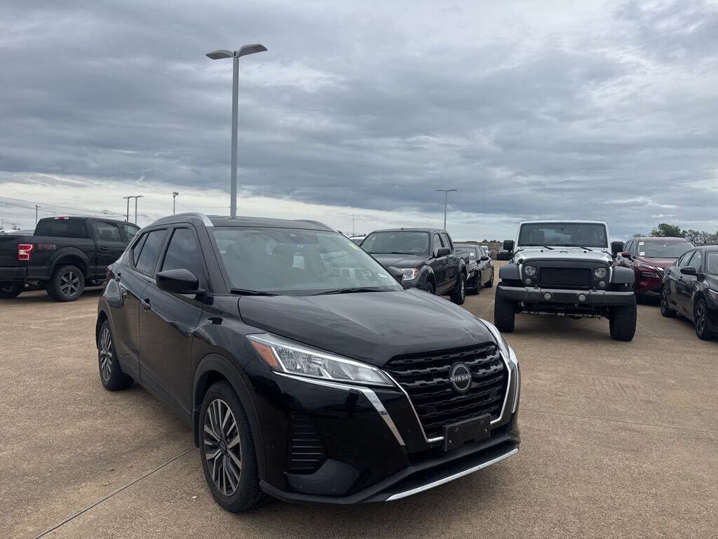 2023 NISSAN Kicks