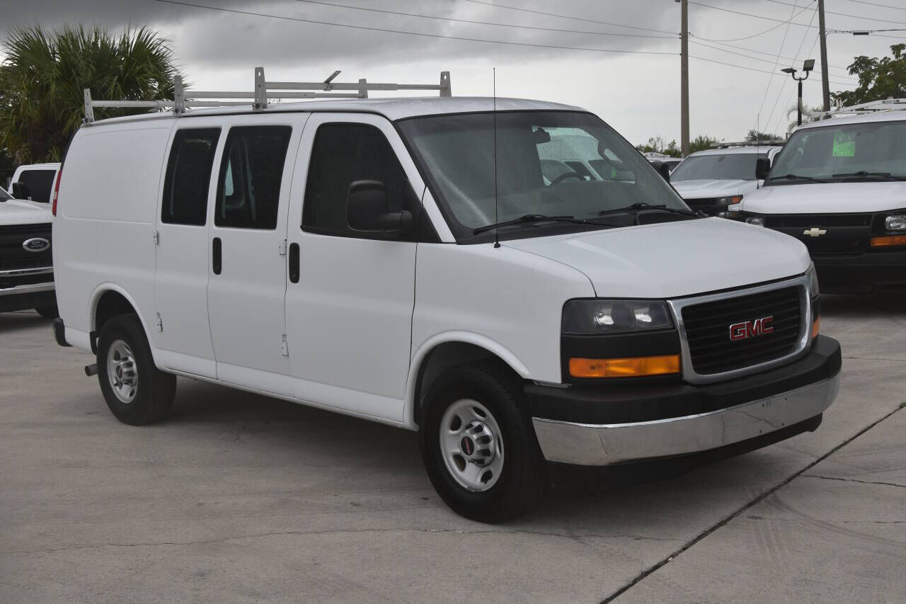 2017 GMC Savana