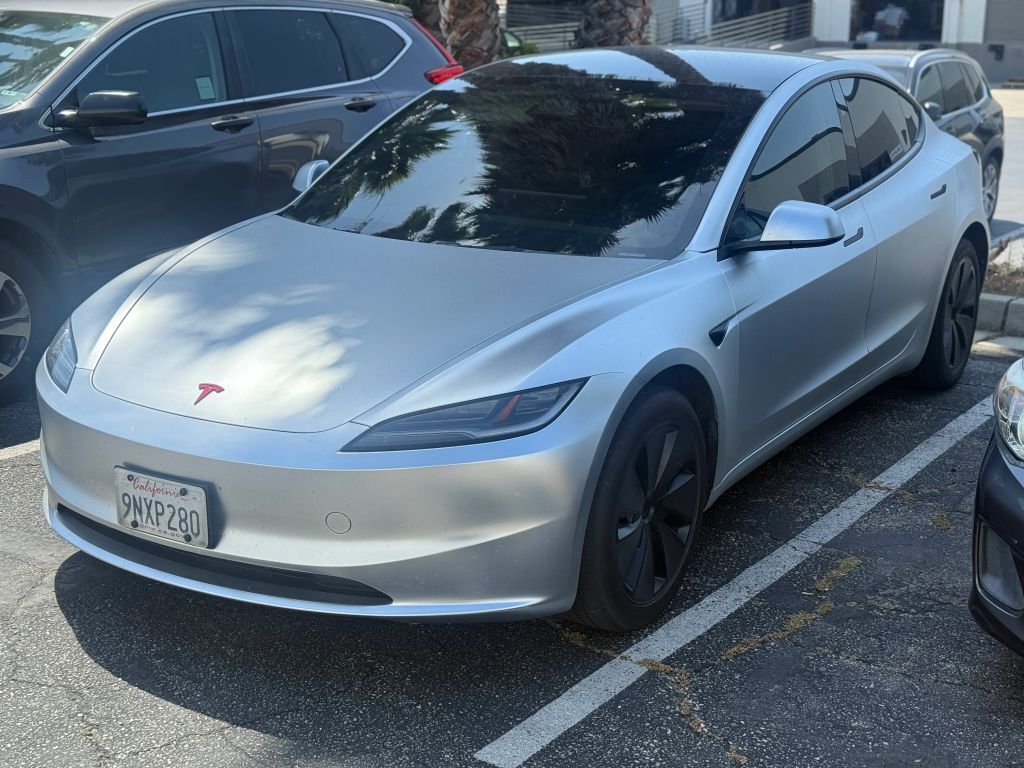 2024 TESLA Model 3