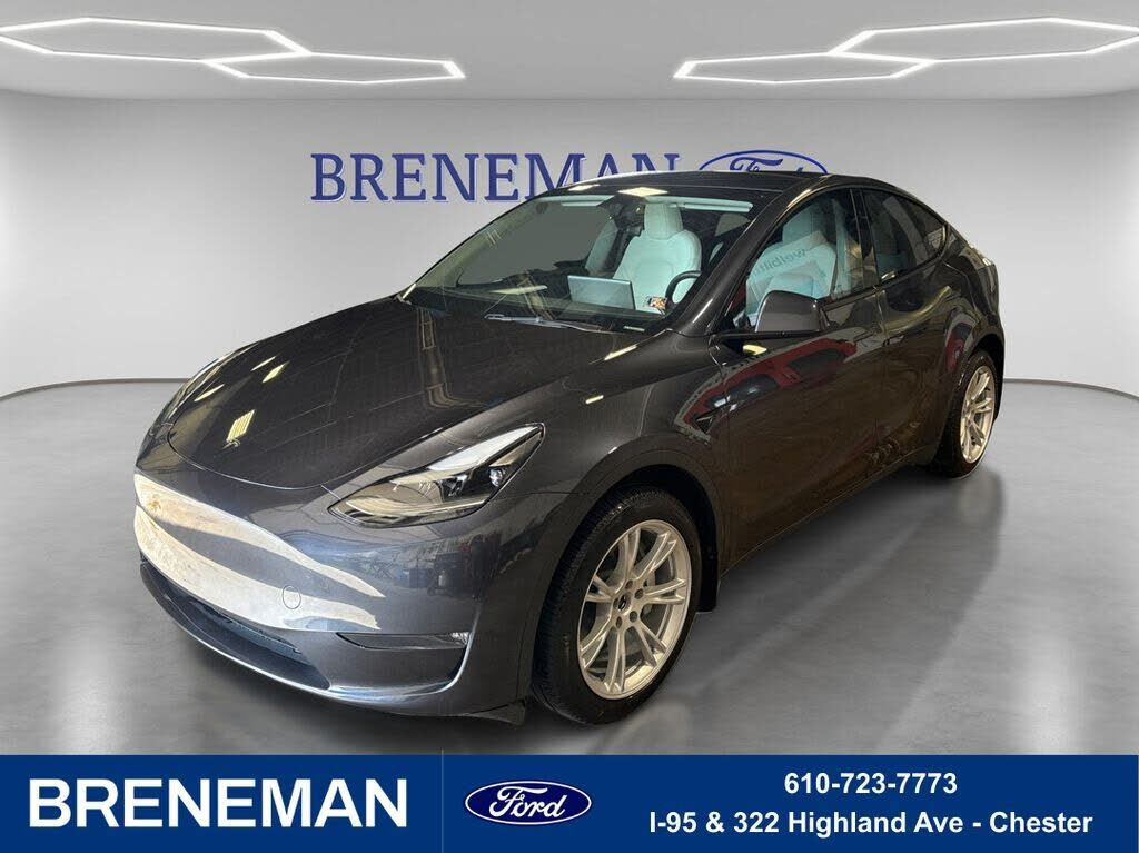 2024 TESLA Model Y