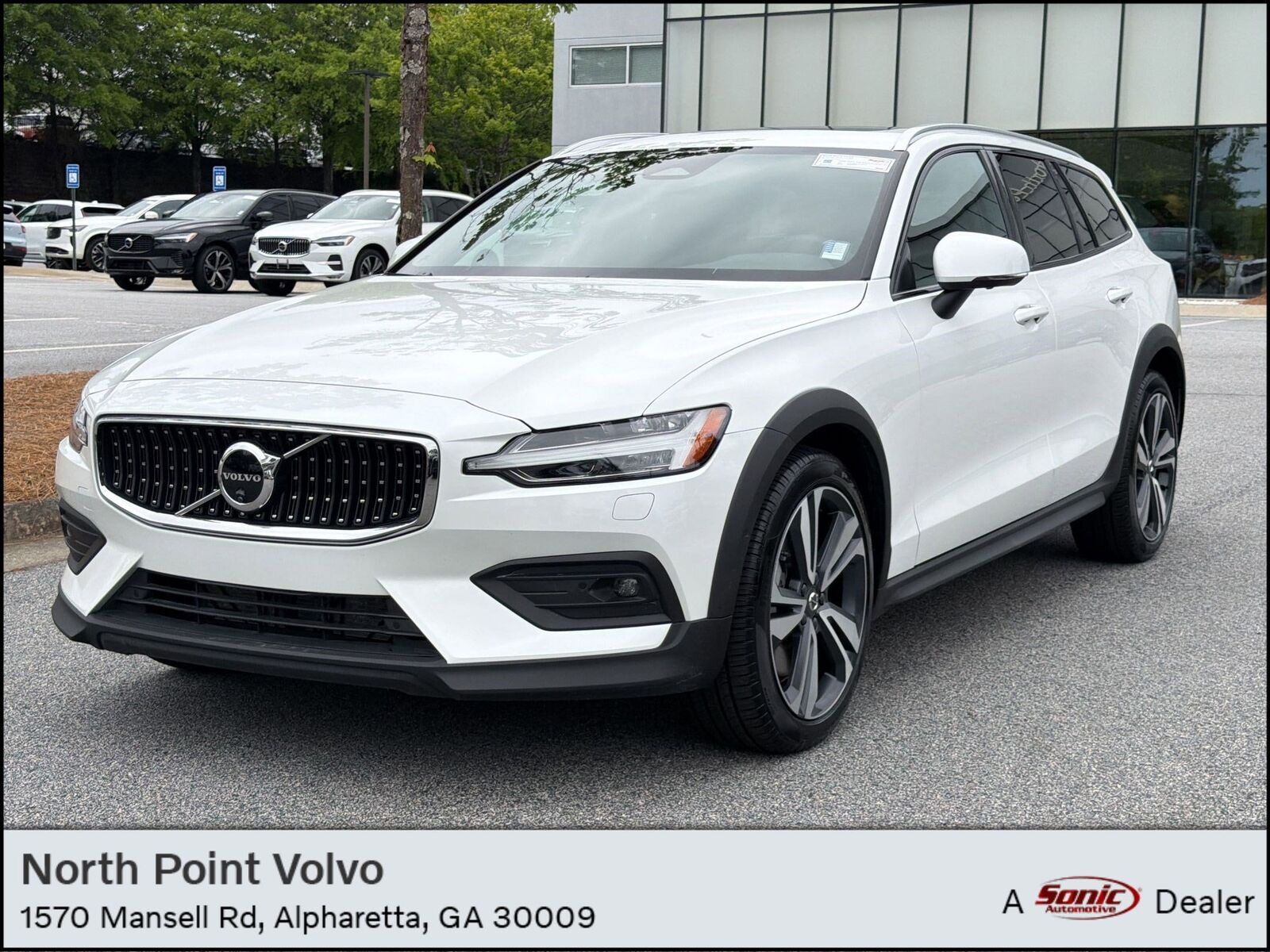 2025 VOLVO V60CC