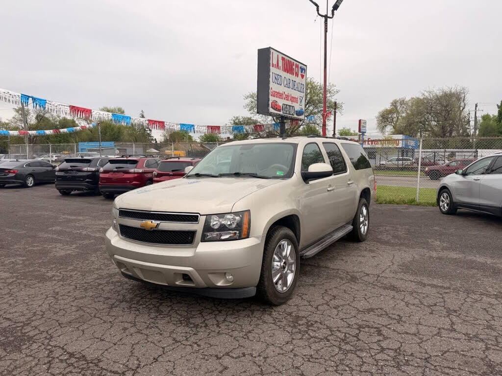 2013 CHEVROLET Suburban