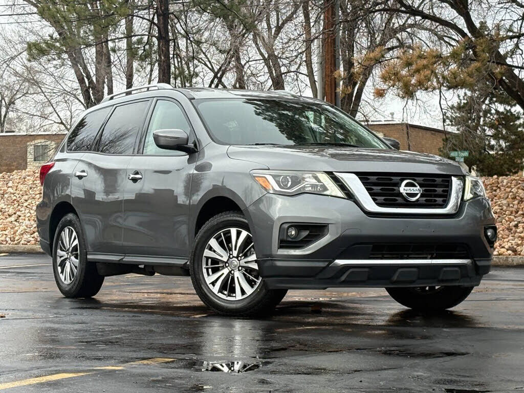 2020 NISSAN Pathfinder