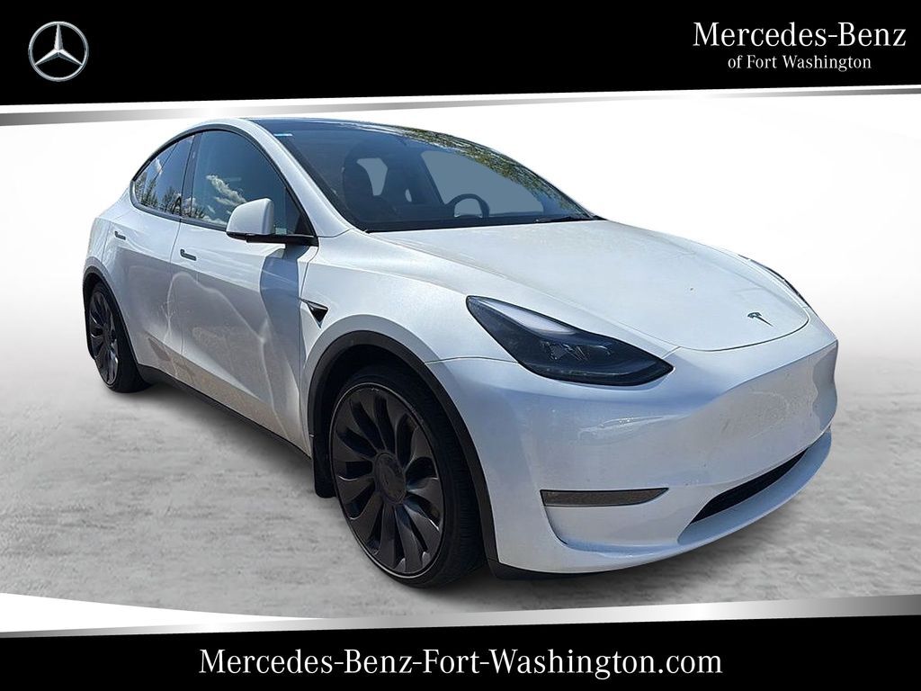 2024 TESLA Model Y