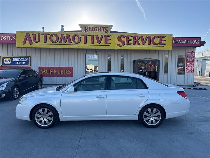2005 TOYOTA Avalon