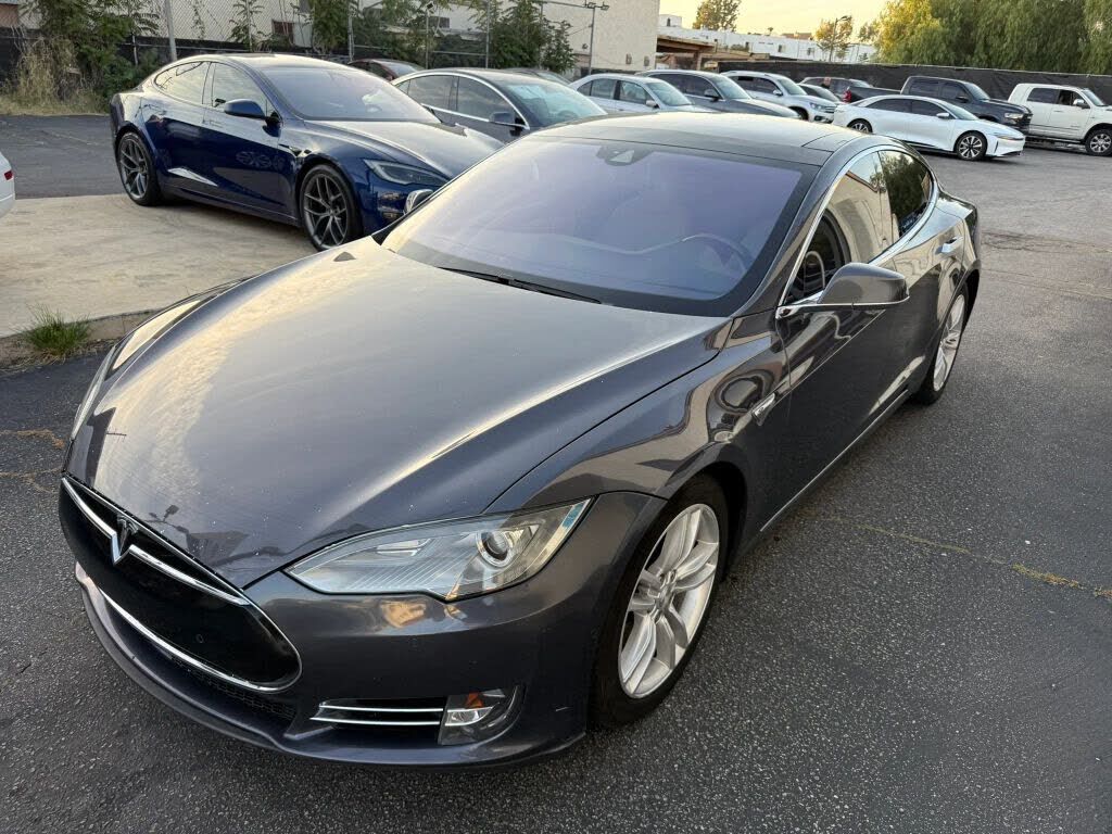 2015 TESLA Model S