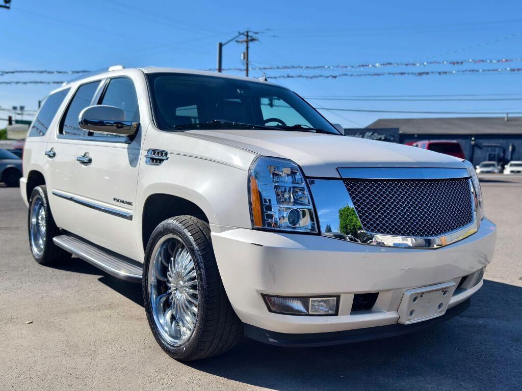 2010 CADILLAC Escalade