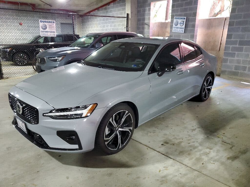 2024 VOLVO S60