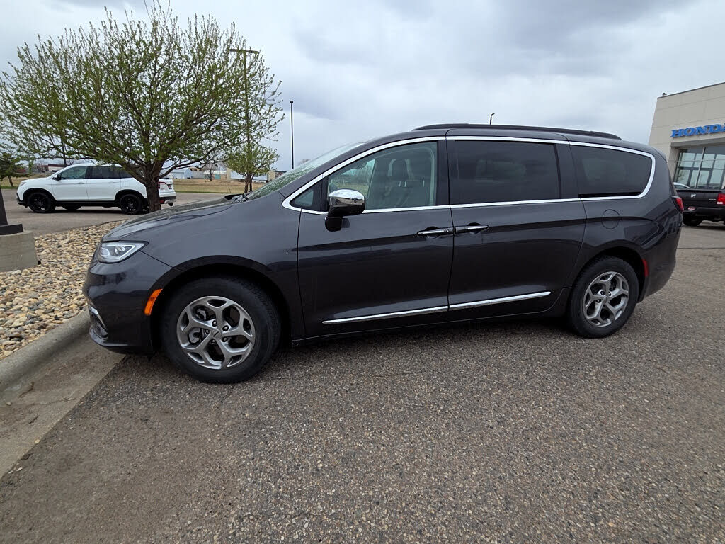 2022 CHRYSLER Pacifica