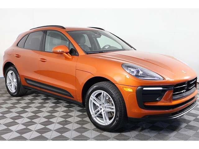 2024 PORSCHE Macan