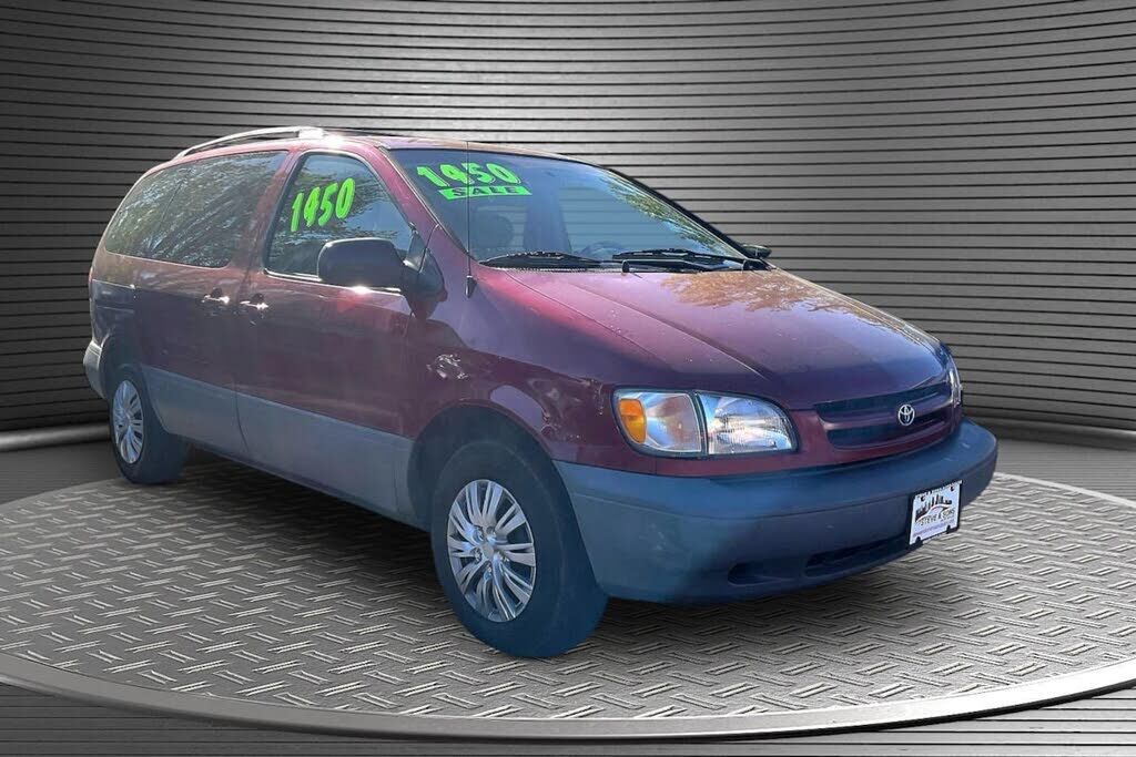 1999 TOYOTA Sienna