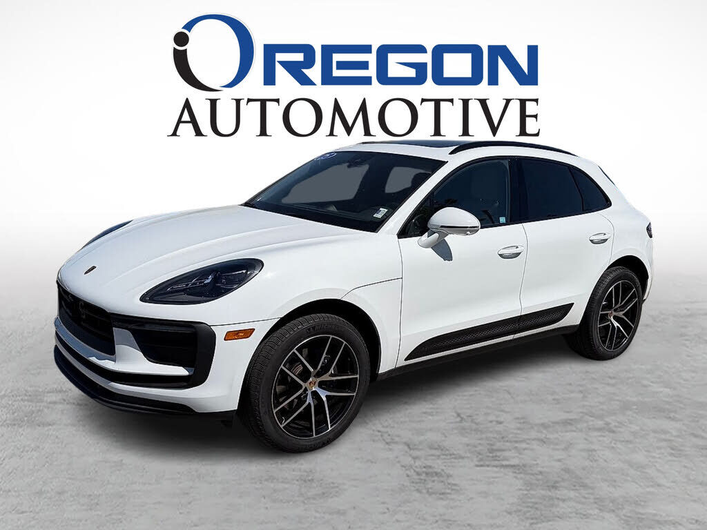 2025 PORSCHE Macan