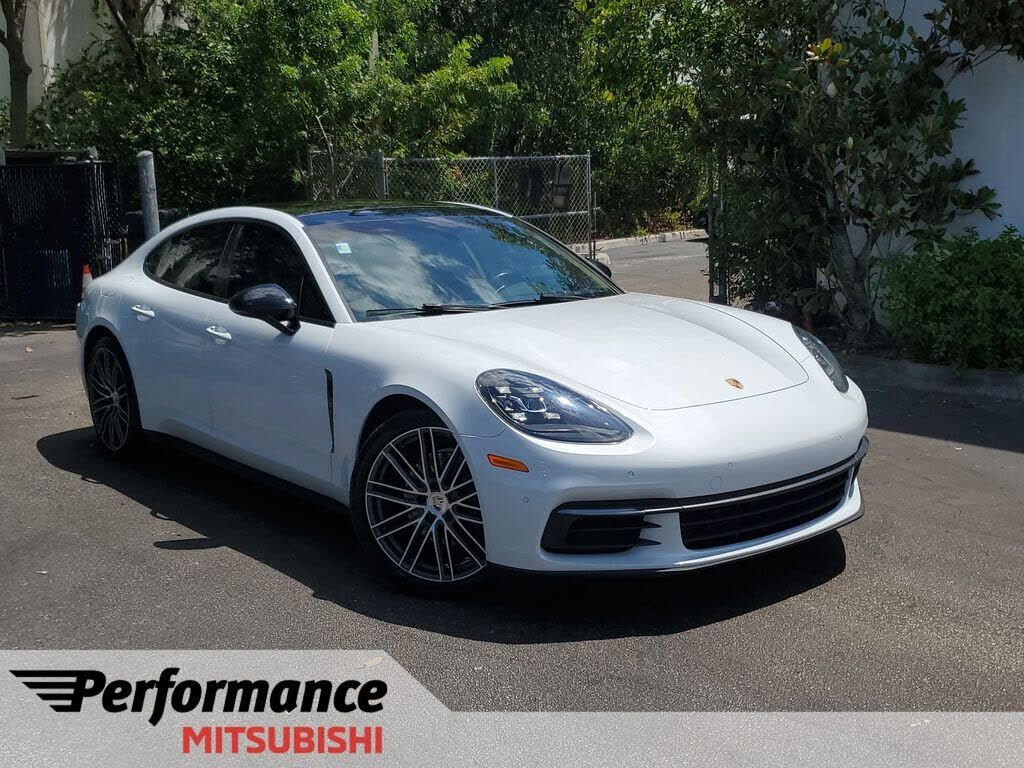 2018 PORSCHE Panamera