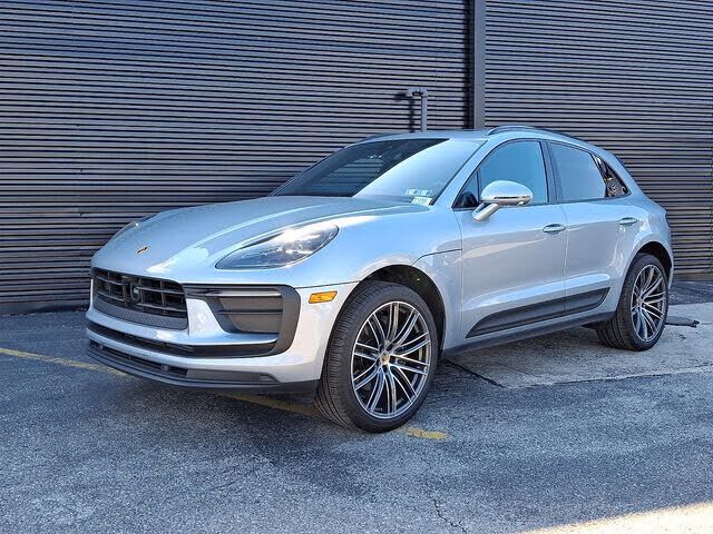 2026 PORSCHE Macan