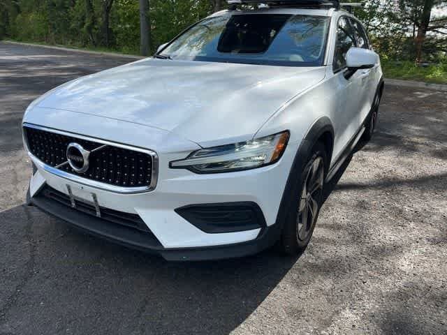 2020 VOLVO V60CC