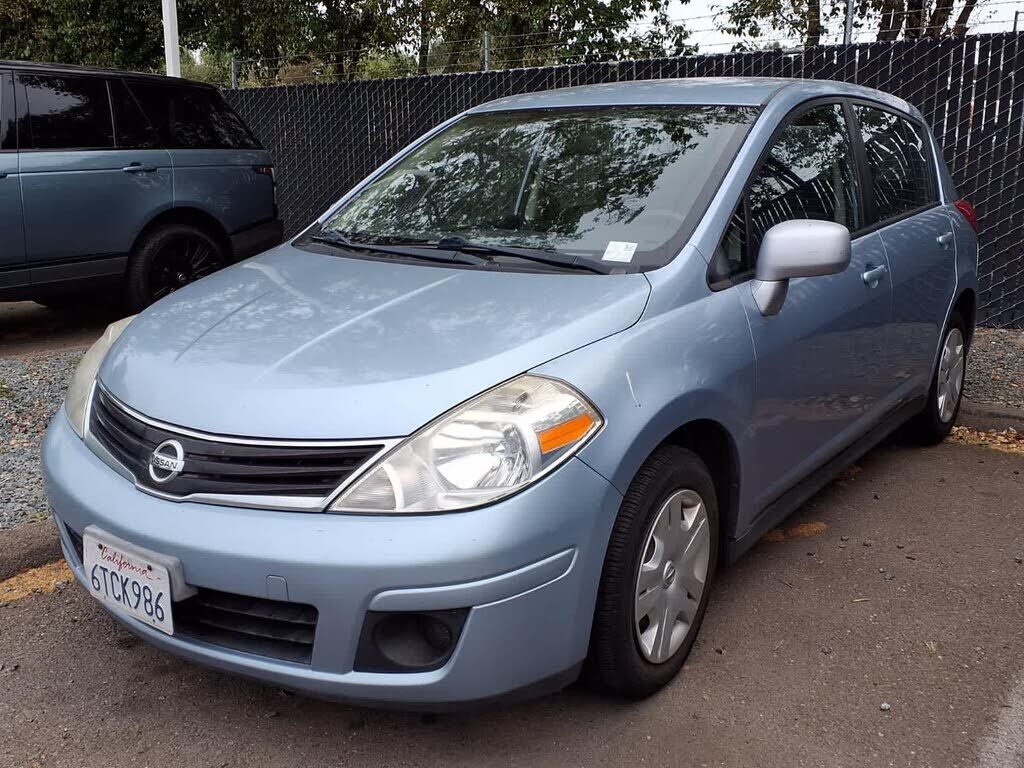 2011 NISSAN Versa