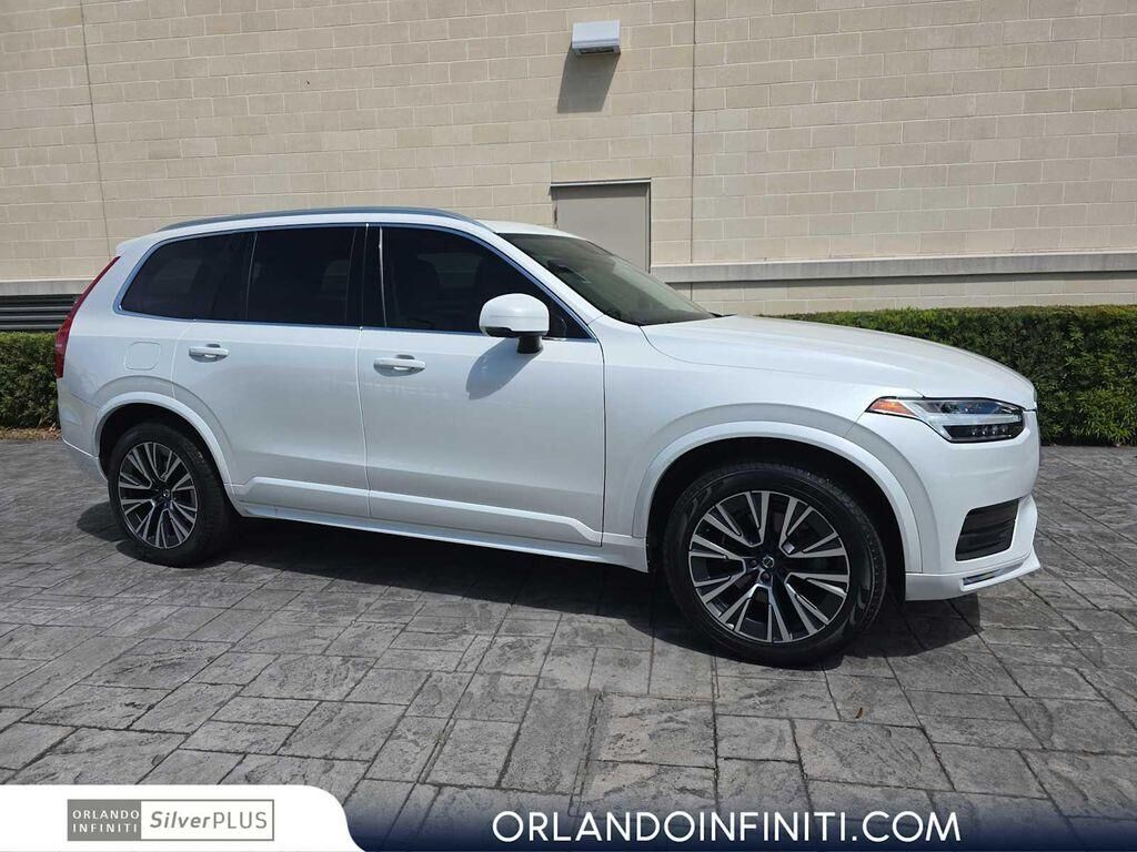 2022 VOLVO XC90
