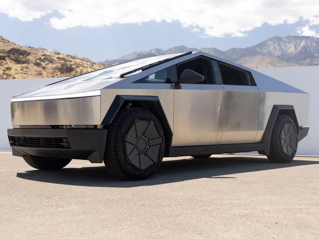 2024 TESLA Cybertruck