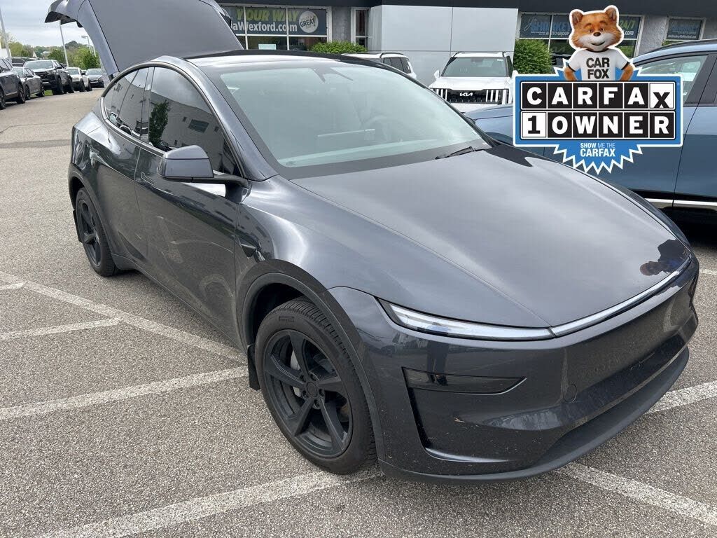 2026 TESLA Model Y