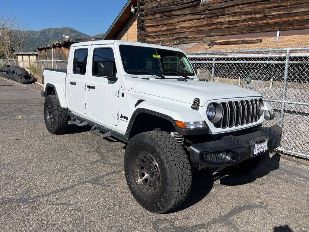 2025 JEEP Gladiator
