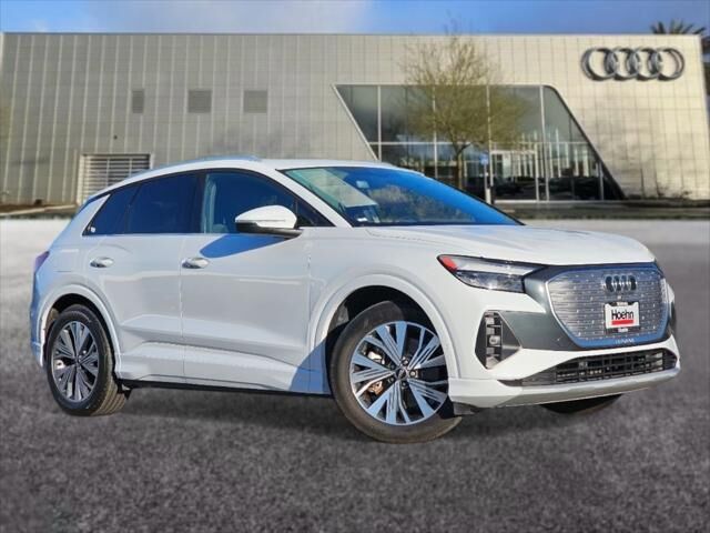 2023 AUDI Q4