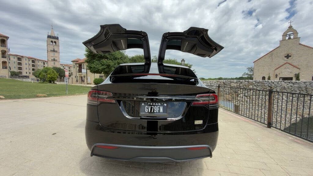 2023 TESLA Model X