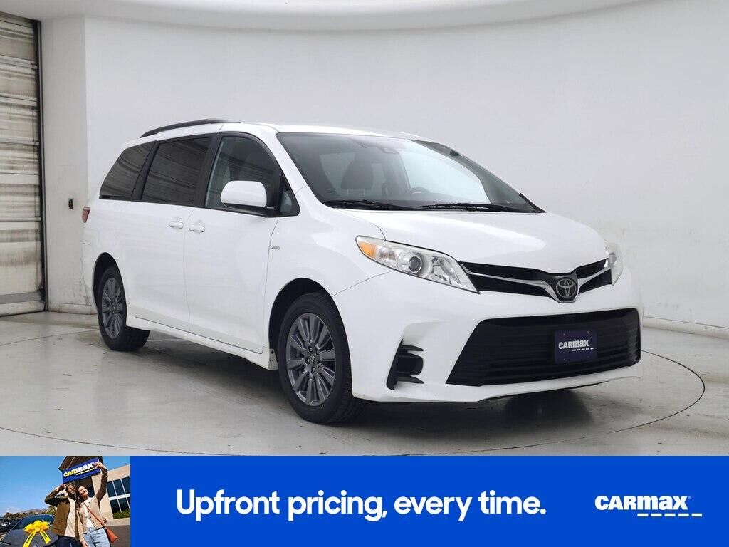 2019 TOYOTA Sienna