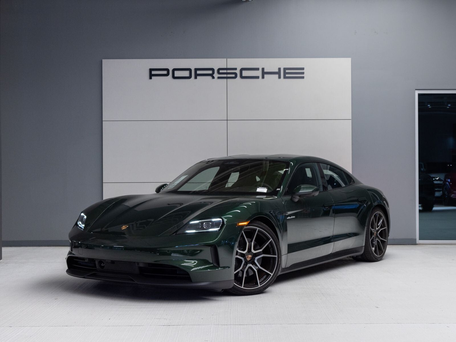 2026 PORSCHE Taycan