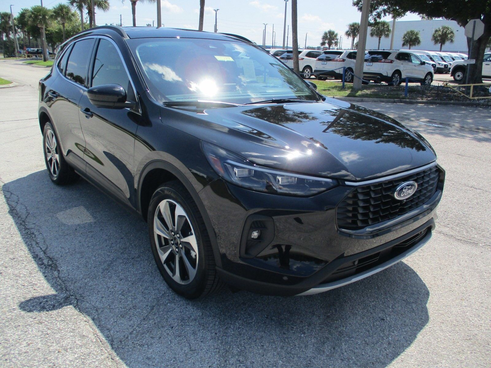 2024 FORD Escape