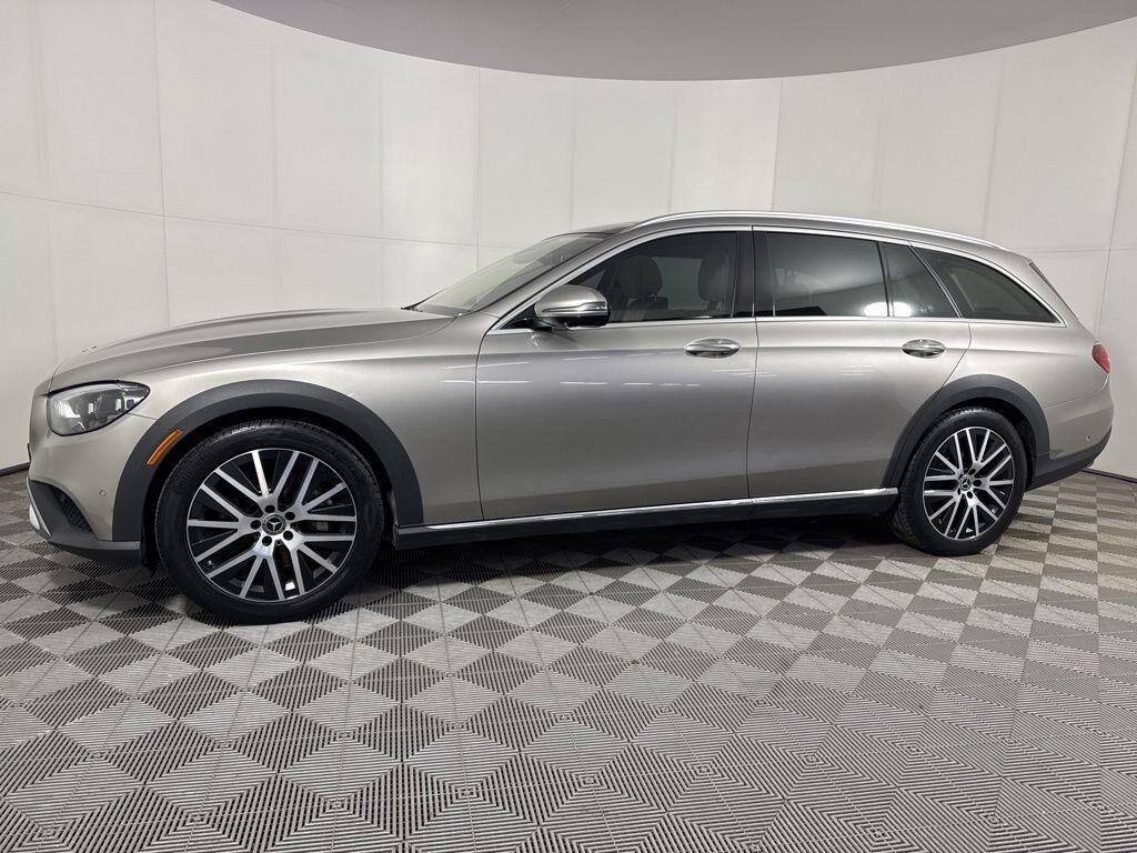 2022 MERCEDES-BENZ E-Class