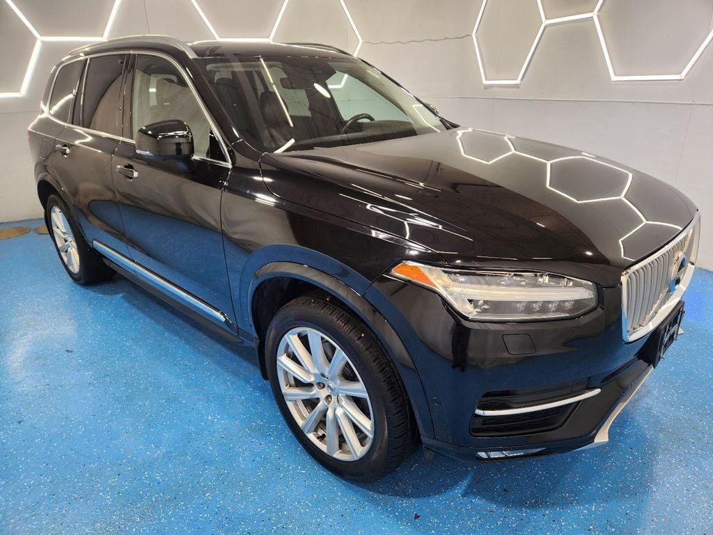2018 VOLVO XC90